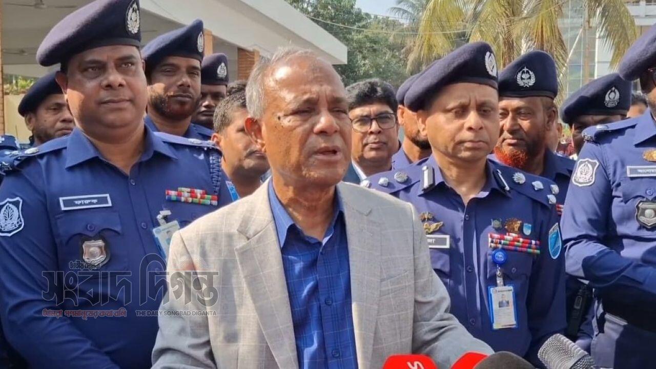 রায়পুরাতে সন্ত্রাসীদের আইনের আওতায় আনতে কম্বিং অপারেশন হবে: স্বরাষ্ট্র উপদেষ্টা  