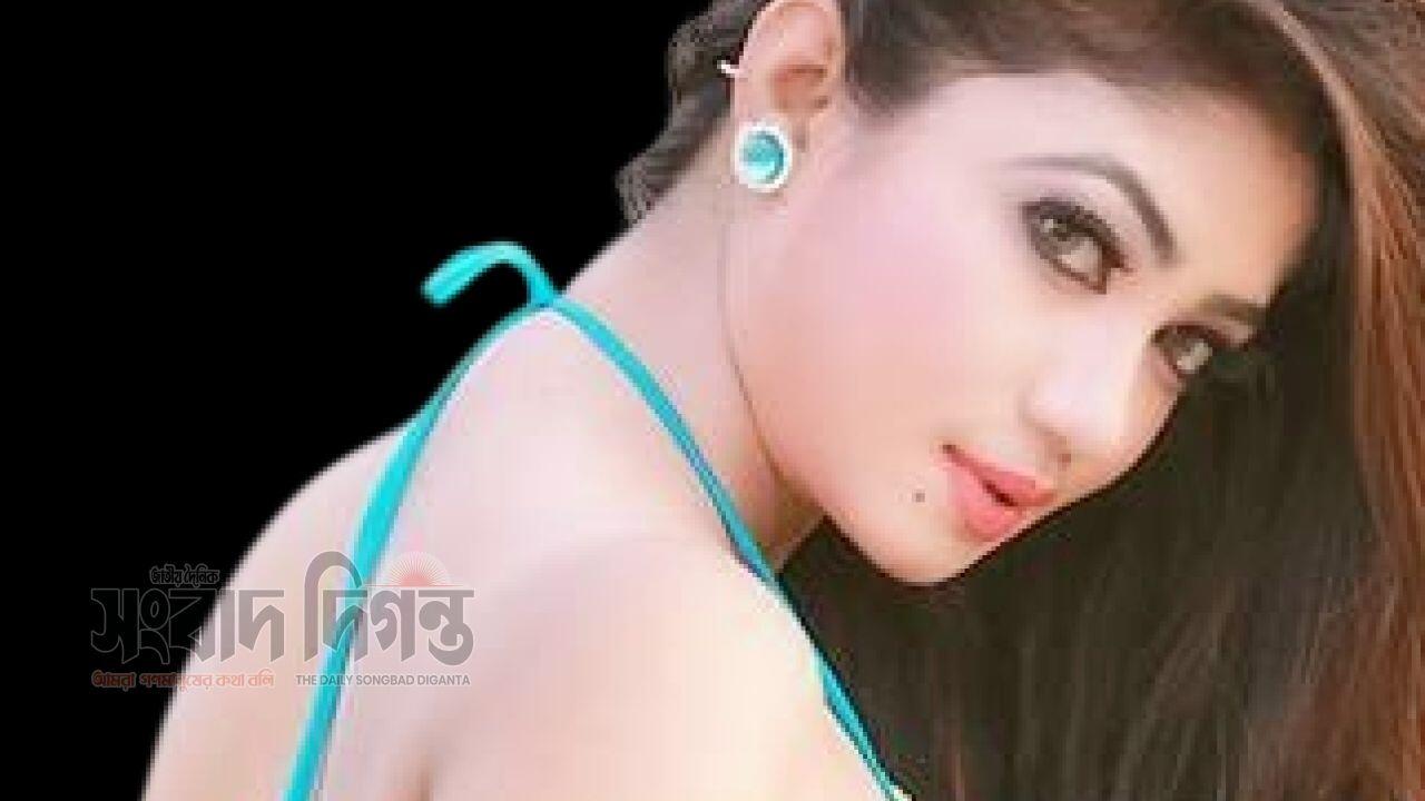 অপেক্ষায় আছেন আঁচল