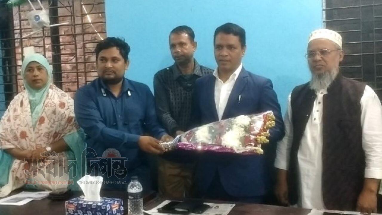 কালকিনি প্রেসক্লাবের দাতা সদস্য হলেন সাবেক ছাত্রনেতা বাবুল আকন 