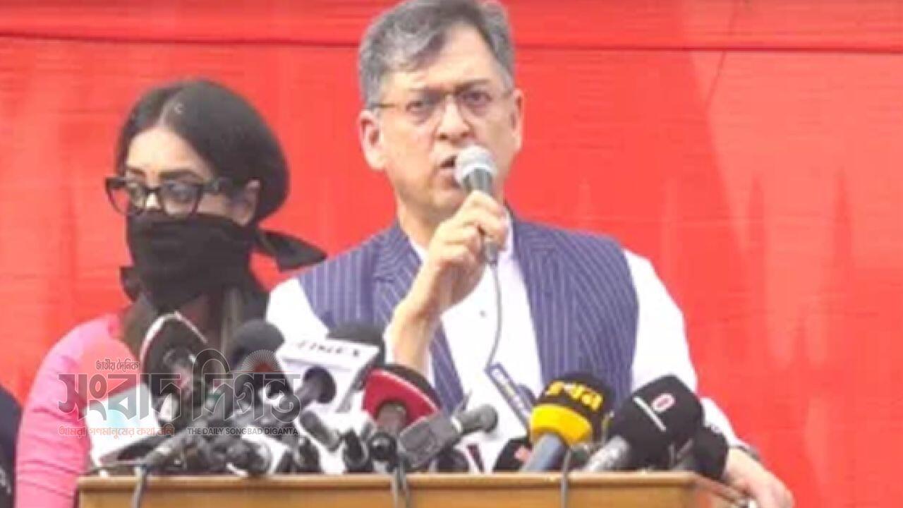 ‘একটি দল আ'লীগের বিরুদ্ধে কোনো শব্দ উচ্চারণ করে না’: সালাহউদ্দিন আহমদ