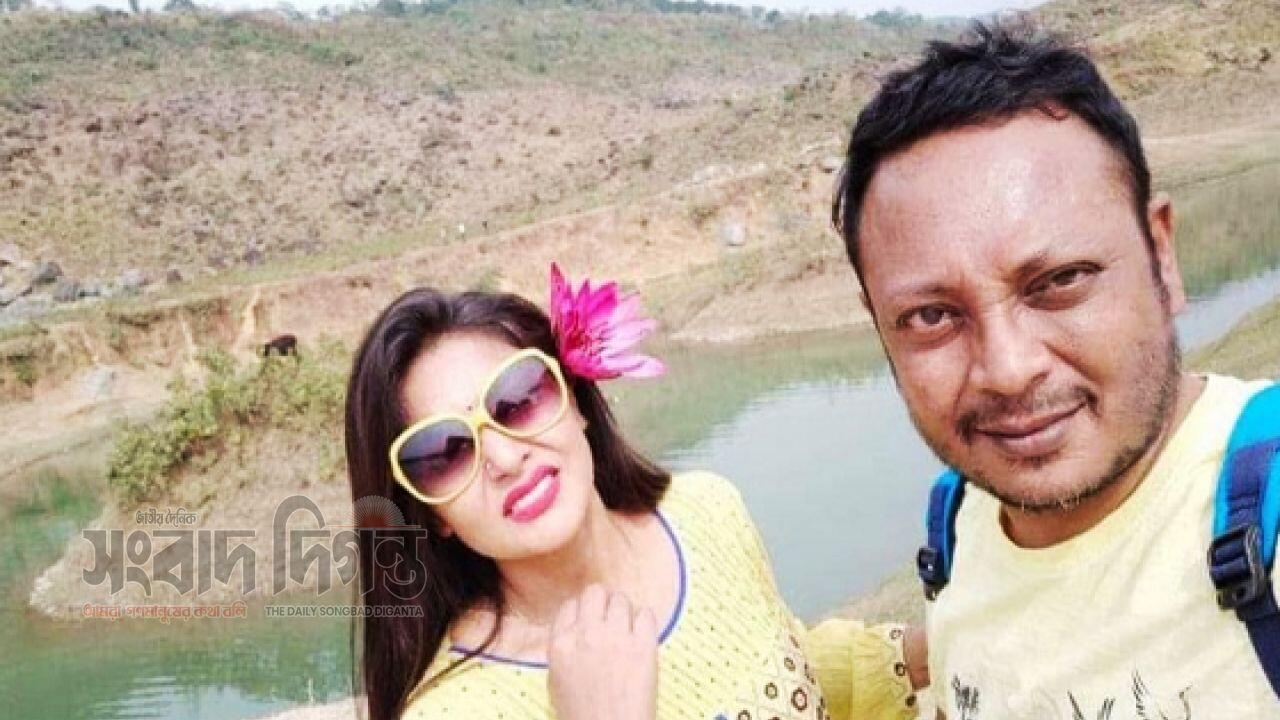 ছয় বছর আগেই বিচ্ছেদ, অবশেষে প্রকাশ্যে অপু–মম
