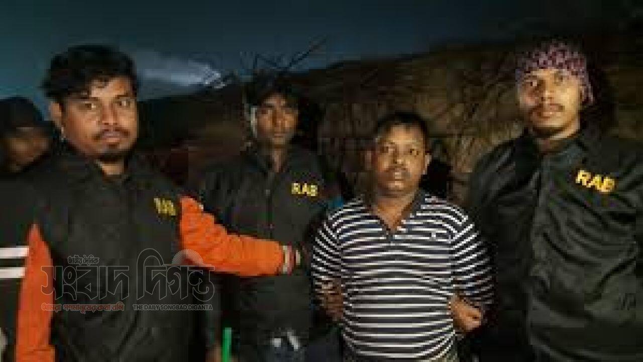 হাদিকে হত্যাচেষ্টা: ফয়সালের সহযোগী কবির গ্রেপ্তার