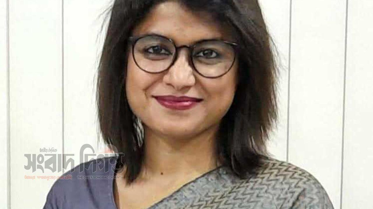 কুমিল্লা কারাগারের সামনে থেকে সুব্রত বাইনের মেয়ে আটক