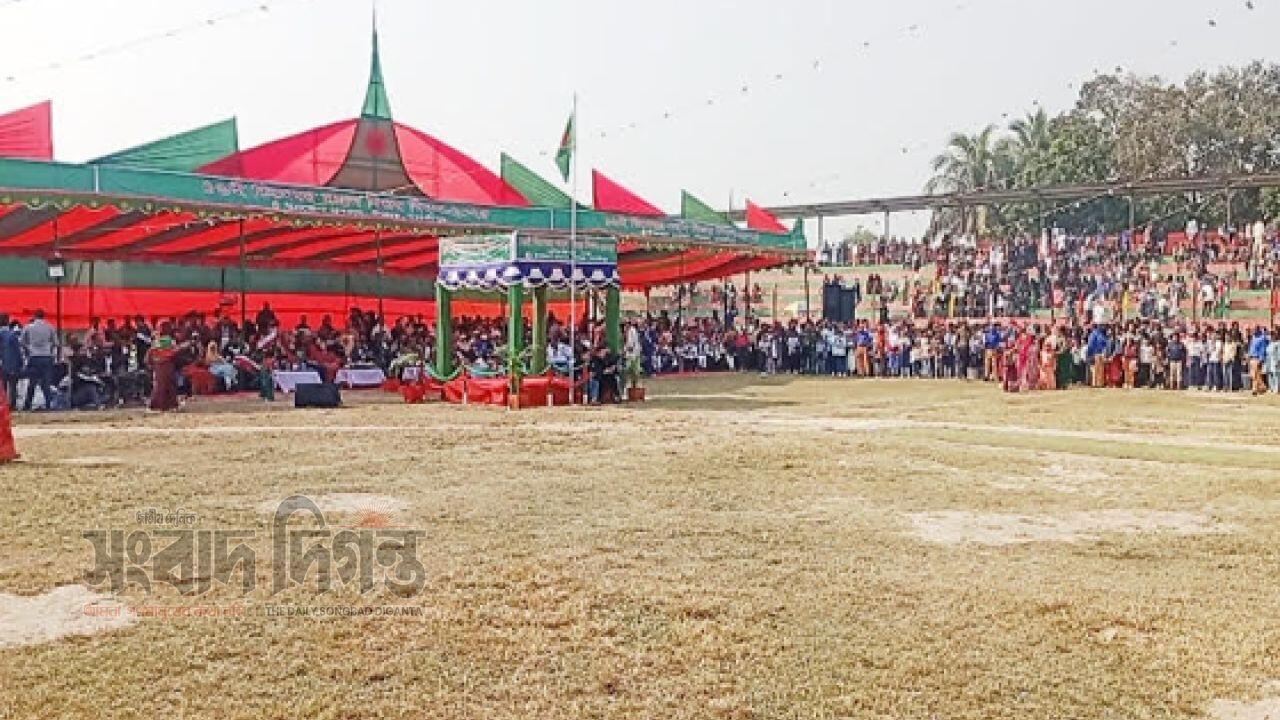 শিবচরে আনন্দ ও উৎসবমুখর পরিবেশে বিজয় দিবস পালিত