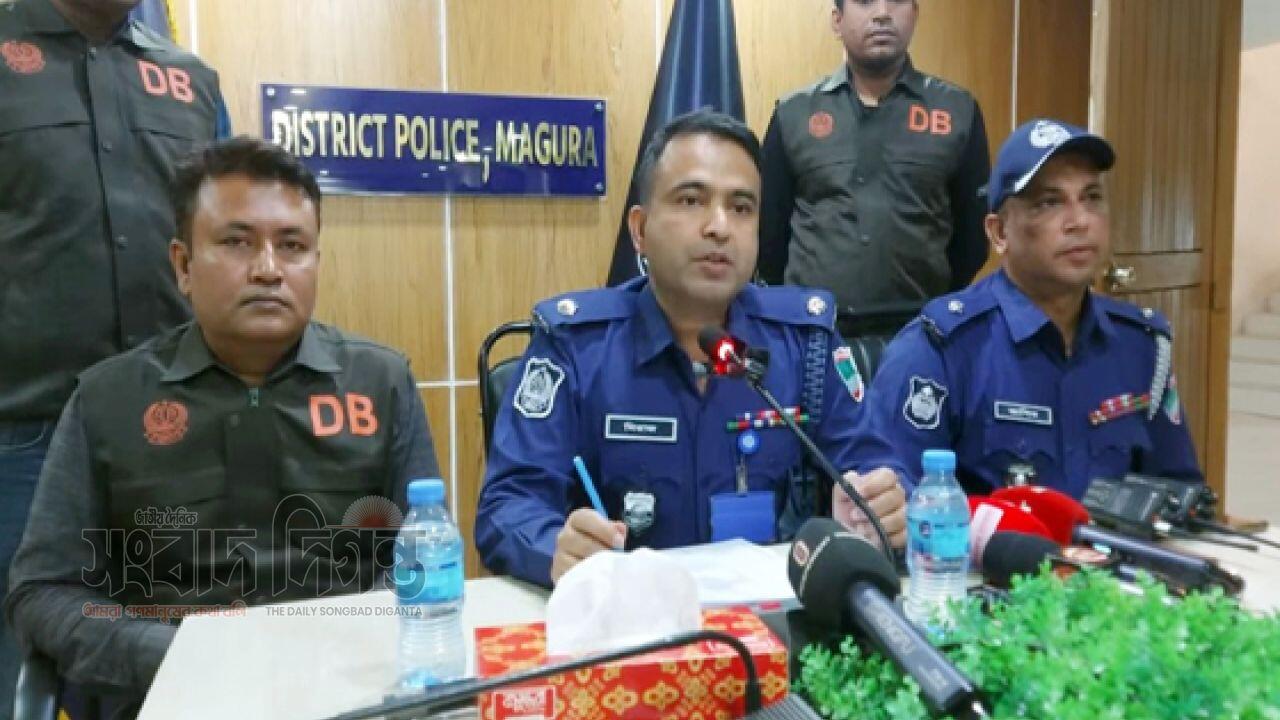 মাগুরায় ভূমি ও রেজিস্ট্রি অফিসে অগ্নিসংযোগে তিন যুবক গ্রেপ্তার