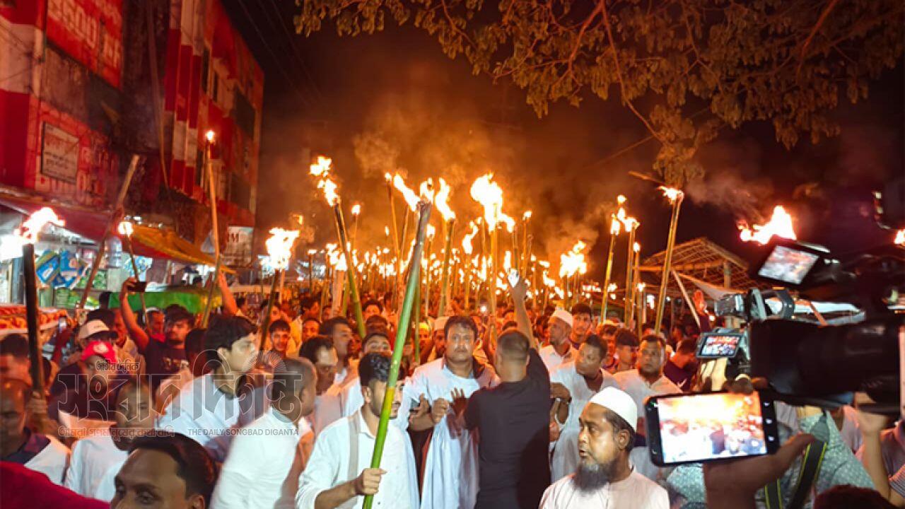 কালিয়াকৈরে বিএনপির মনোনয়ন ইস্যুতে রাজপথে মশাল মিছিল