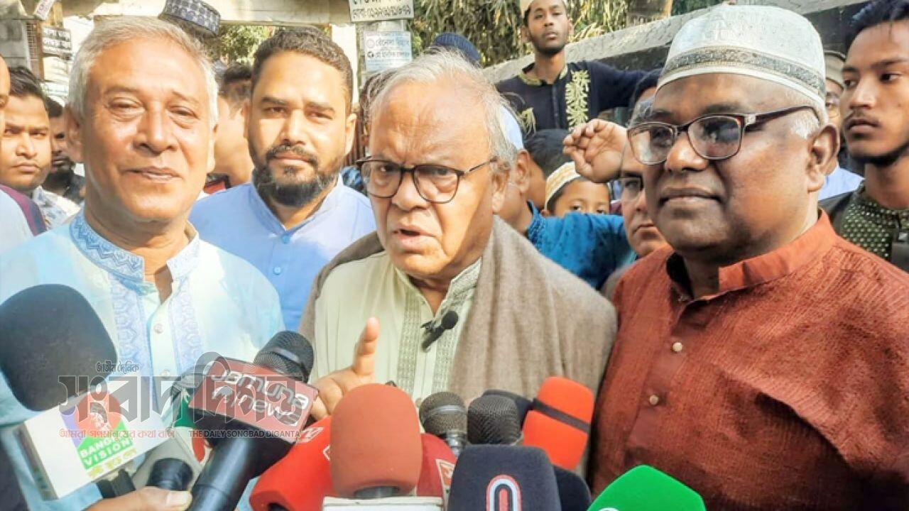তারেক রহমানের আগমনে বিশাল জনসমাগমের আশ্বাস :  রিজভী