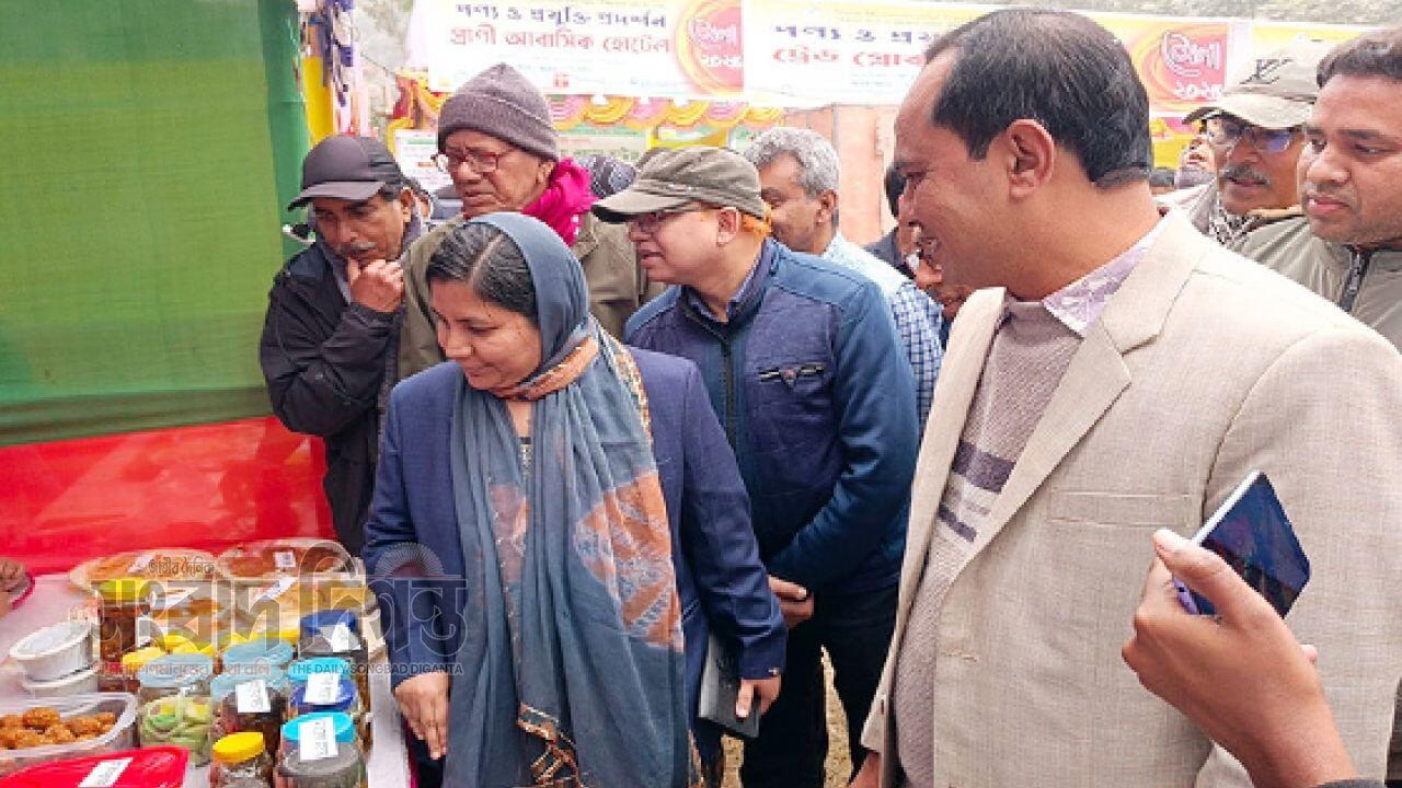 চুয়াডাঙ্গায় নিরাপদ মাংস ও দুগ্ধ পণ্যের বাজার উন্নয়নে দিনব্যাপী মেলা