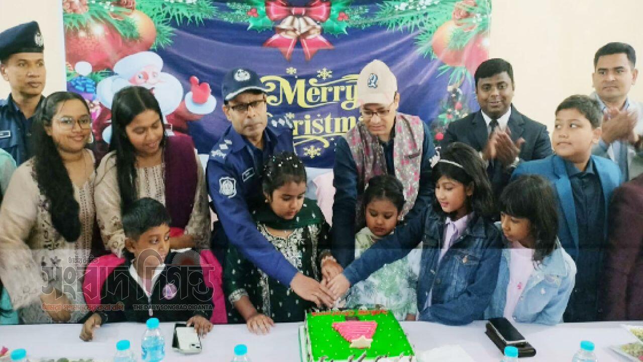 ঝালকাঠির একমাত্র খ্রিস্টান পল্লীতে উৎসবমুখর বড়দিন উদযাপন