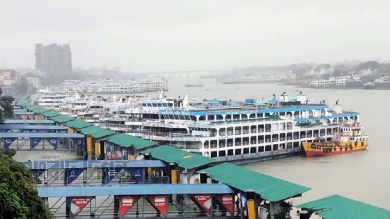 ঘন কুয়াশায় ঢাকা-বরিশালসহ সারাদেশে নৌযান চলাচল বন্ধ