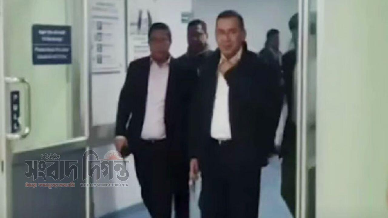 মাকে দেখতে এভারকেয়ার হাসপাতালে তারেক রহমান