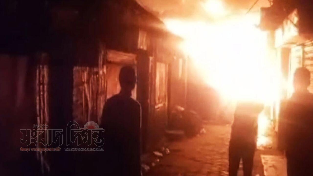 ইটনায় অগ্নিকাণ্ডে মুদি দোকান পুড়ে ছাই