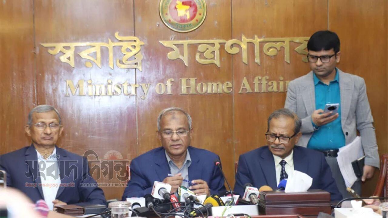 সীমান্ত ইস্যুতে কূটনৈতিক তৎপরতা বাড়াতে হবে : স্বরাষ্ট্র উপদেষ্টা 