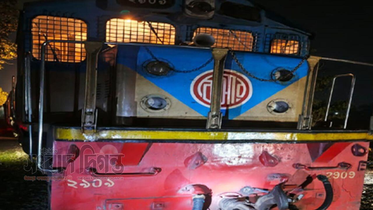 গফরগাঁওয়ে রেললাইন উপড়ে ফেলা, ১৪ ঘণ্টা পর ট্রেন চলাচল স্বাভাবিক
