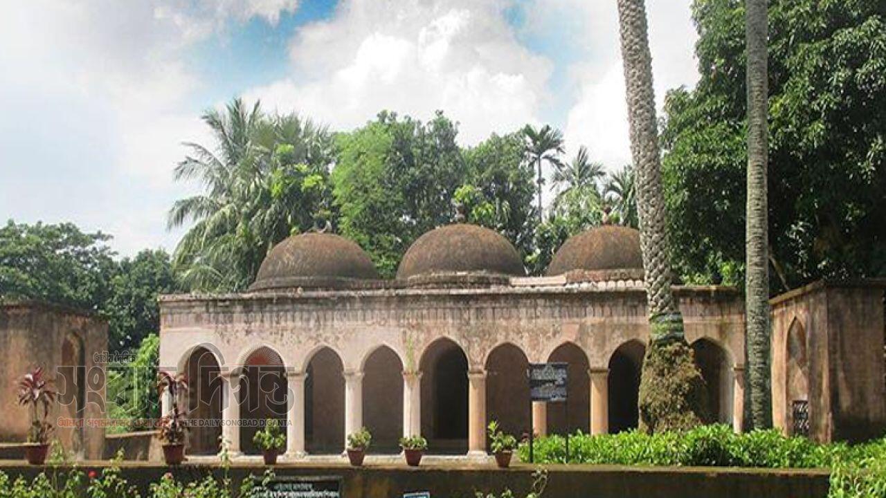 চার শতাব্দী ধরে জ্ঞানচর্চার বাতিঘর শেখপুরা মসজিদ