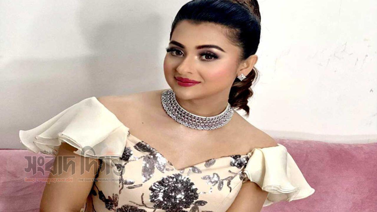 নতুন বছরের শুরুতে নতুন বুবলী