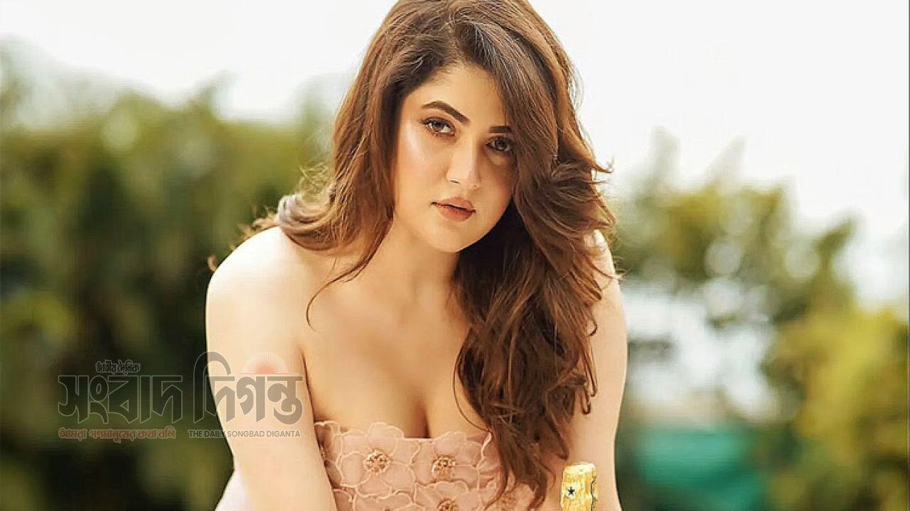 বয়স যেন থেমে গেছে 