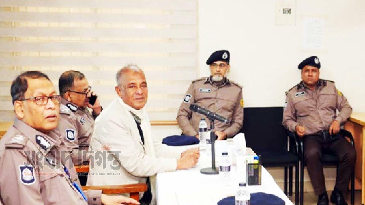 নির্বাচনে পুলিশ হবে জনগণের আস্থার প্রতীক: স্বরাষ্ট্র উপদেষ্টা
