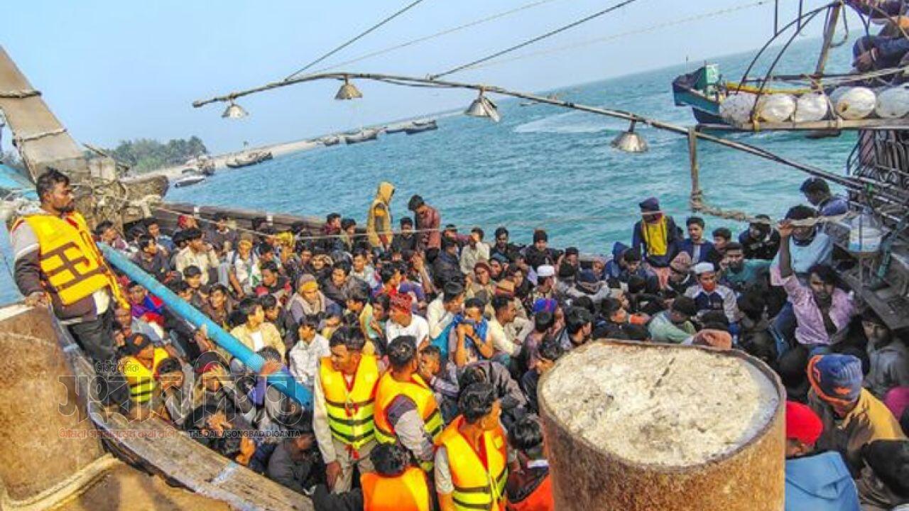 সমুদ্রপথে অবৈধ বিদেশগমন  ২৭৩ জনকে আটক করল নৌবাহিনী