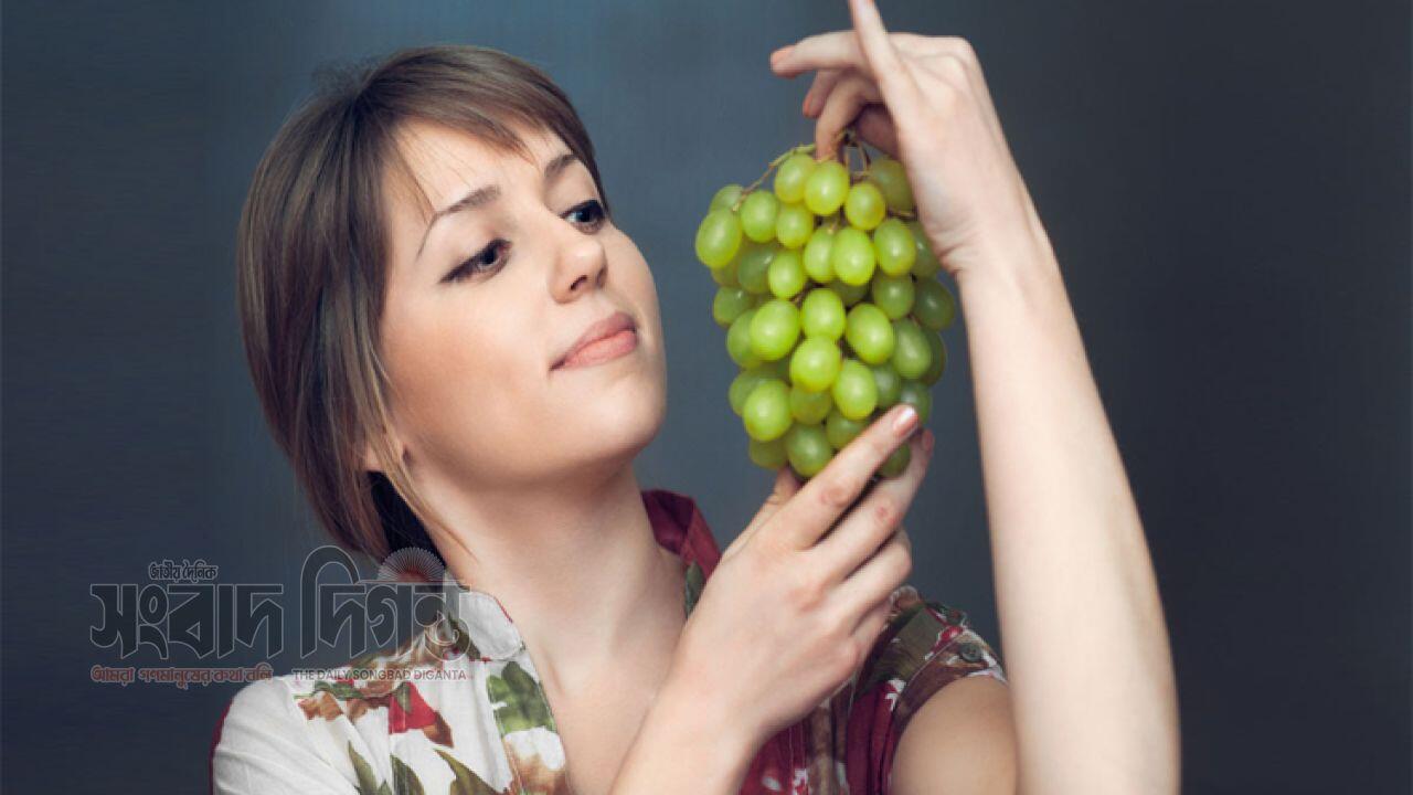 শীতকালে আঙুর খাওয়ার স্বাস্থ্য উপকারিতা মিলবে