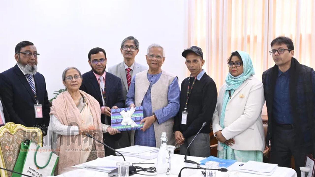 গভীর সমুদ্র গবেষণায় গুরুত্ব দেওয়ার আহ্বান প্রধান উপদেষ্টার