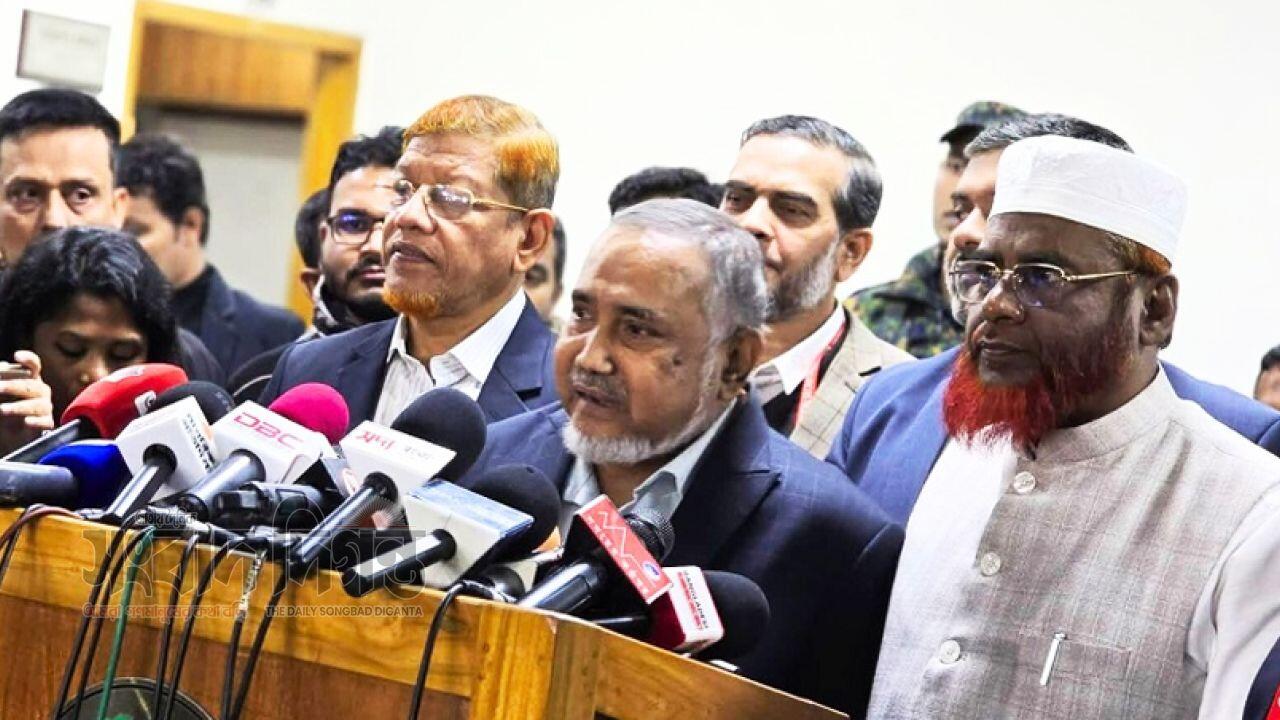 নির্বাচনী মাঠে দলীয় সিদ্ধান্ত নিচ্ছেন ডিসি-এসপিরা : জামায়াত