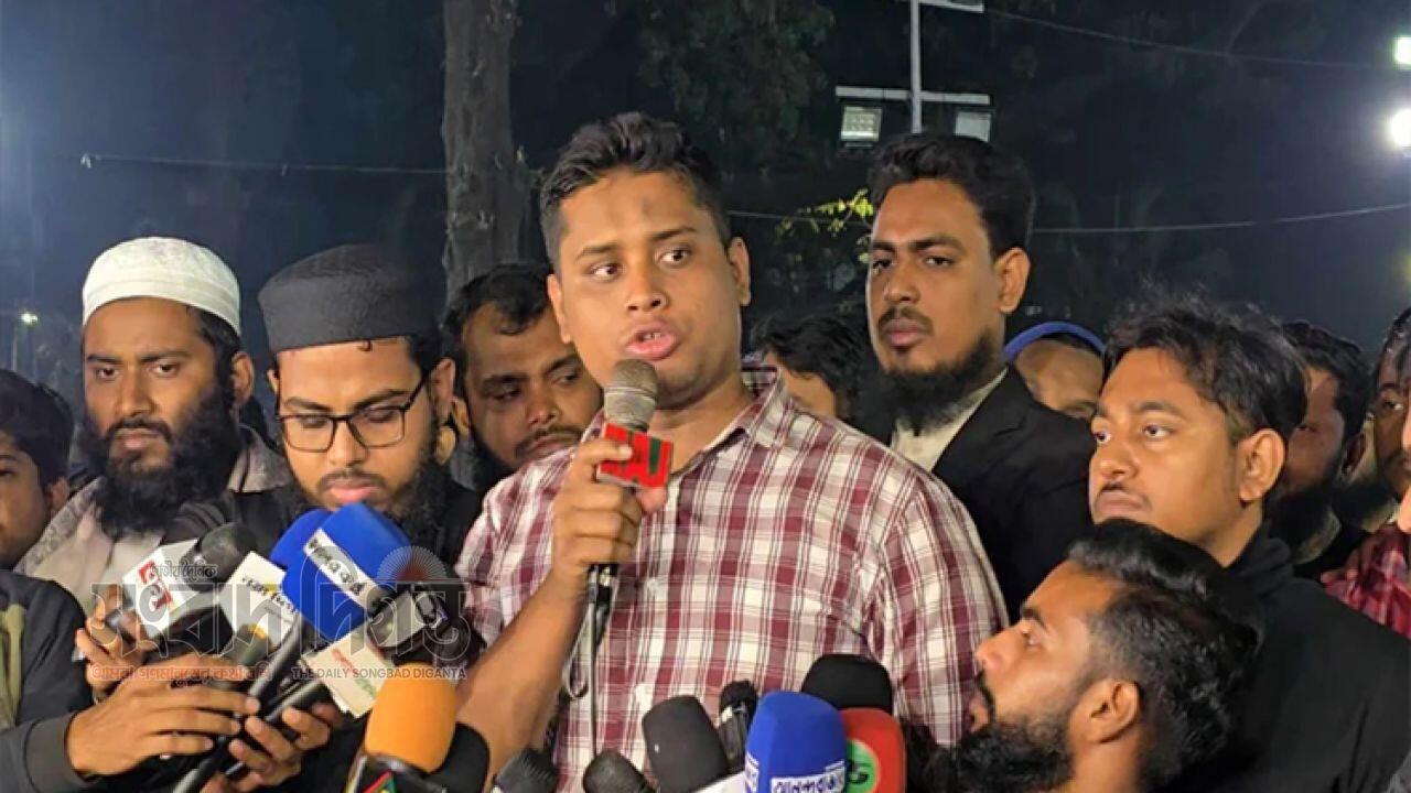 প্রধানমন্ত্রীপদের মেয়াদ নিয়ন্ত্রণে ‘হ্যাঁ’ ভোট প্রয়োজন : হাসনাত