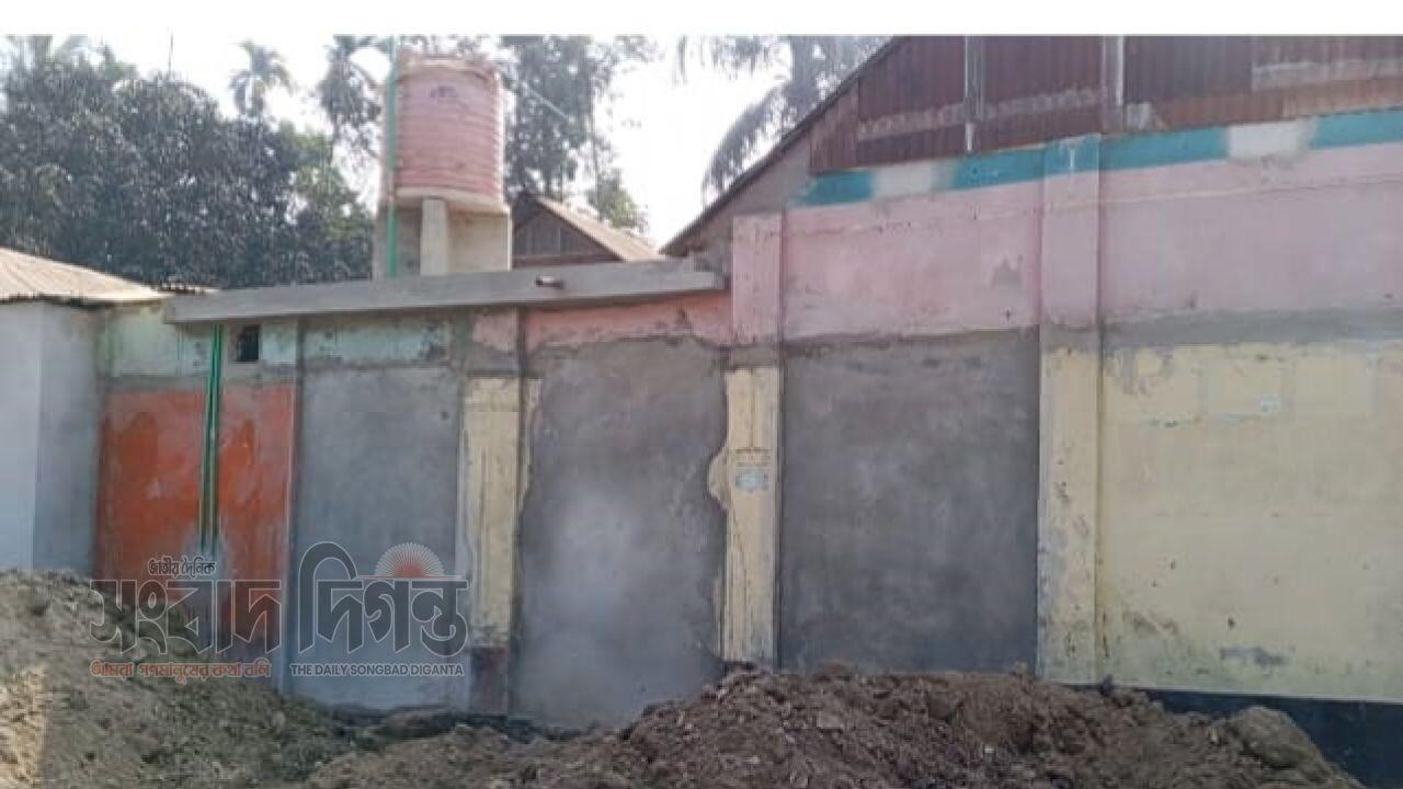 কিশোরগঞ্জে জোরপূর্বক জমি দখল চেষ্টার অভিযোগ ভুক্তভোগী পরিবারের 