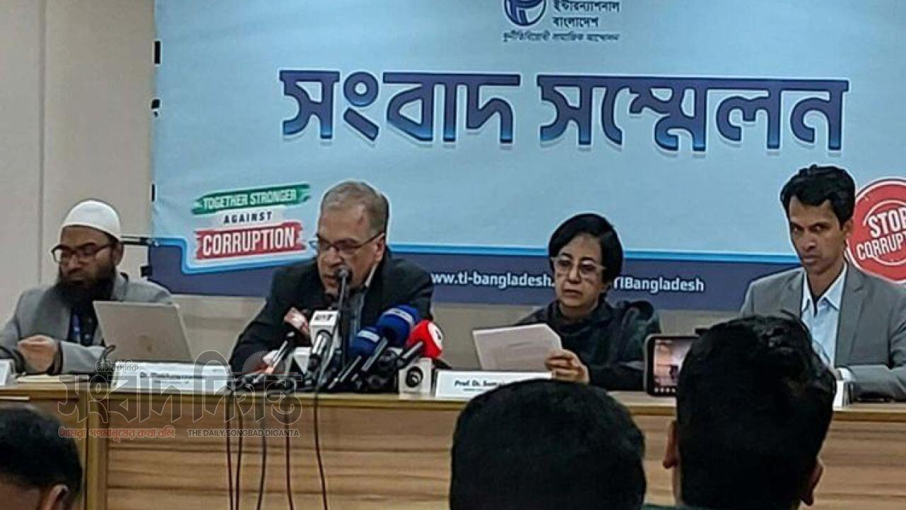 প্রশাসনিক সিদ্ধান্তে অন্তর্বর্তী সরকারের আমলাতন্ত্রের সমর্থন: টিআইবি