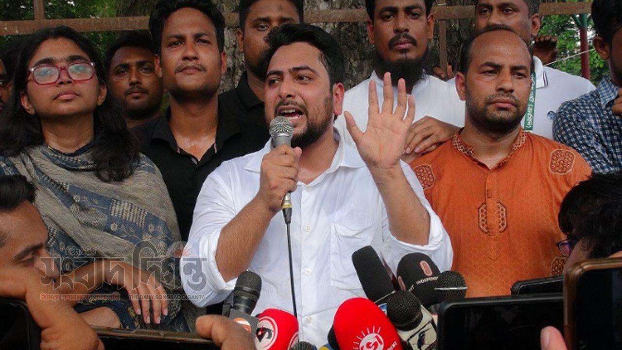 ‘হ্যাঁ’ ভোট ব্যর্থ হলে স্বৈরাচারী শক্তি ক্ষমতায় আসবে : নাহিদ