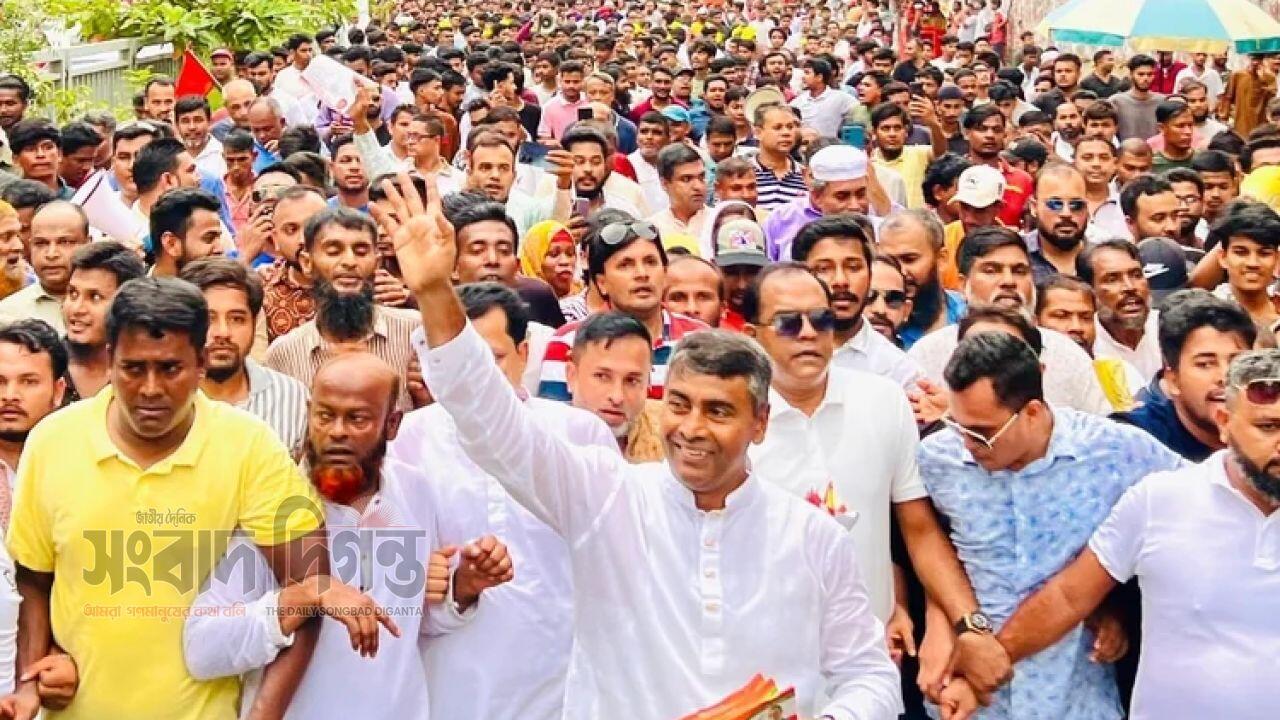 নির্বাচনী প্রচারণায় পদ্ধতিতে চিরকুটে বার্তা বিএনপি প্রার্থীর