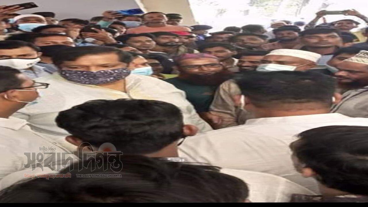 আমি আওয়ামী লীগ করি, শেখ হাসিনার কাছের লোক : নকলনবিশ কিরণ