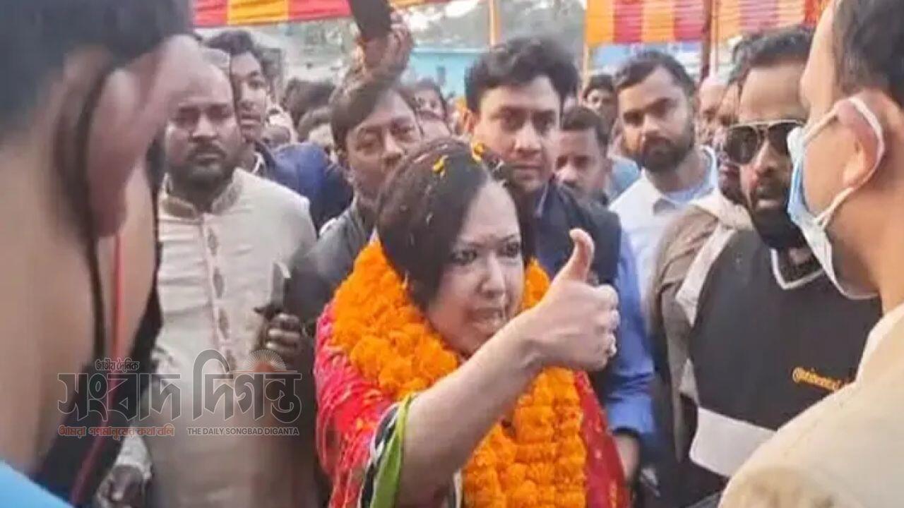 ব্যারিস্টার রুমিন ফারহানা শোকজের নির্দেশ 