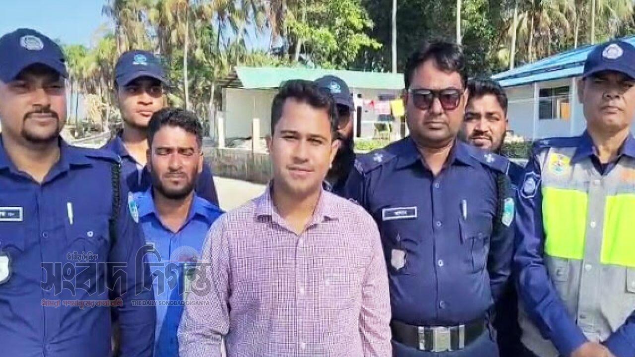 সেন্টমার্টিনে পরিবেশবিরোধী কর্মকাণ্ডে চার প্রতিষ্ঠানের জরিমানা