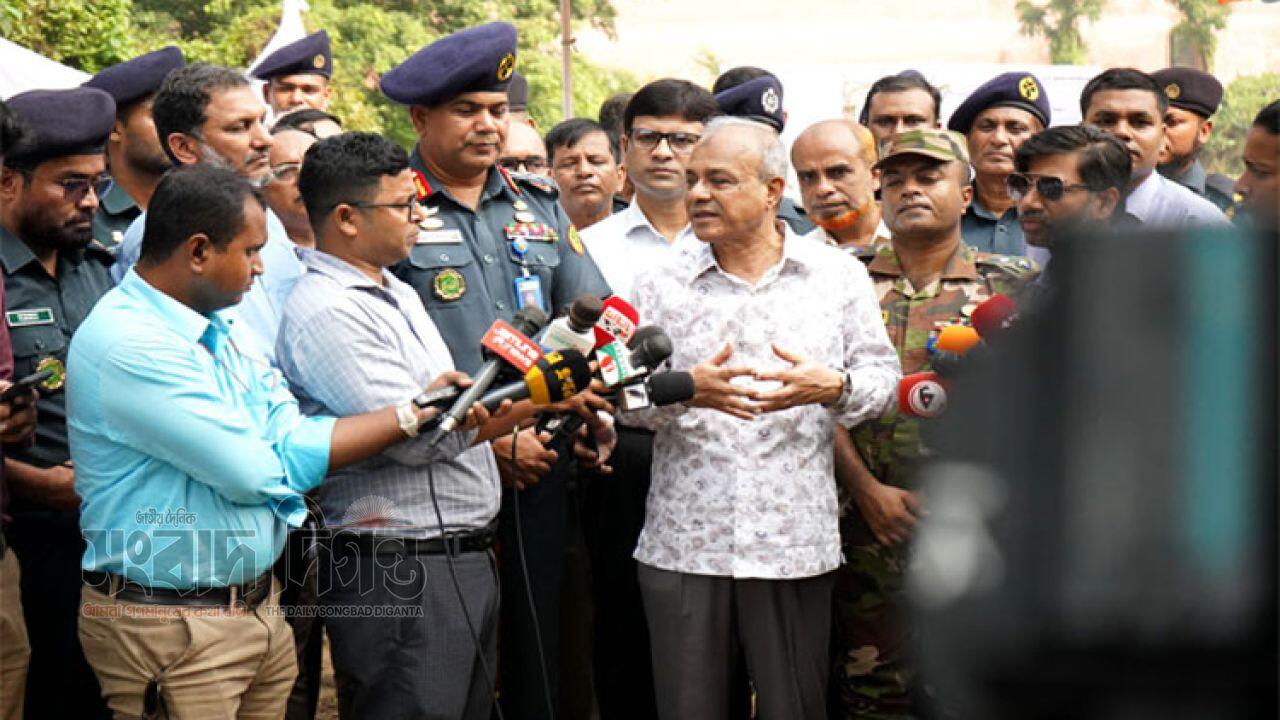 নির্বাচনে নিরাপত্তা বাড়াতে ডগ স্কোয়াড এবং ড্রোন ব্যবহার : স্বরাষ্ট্র উপদেষ্টা