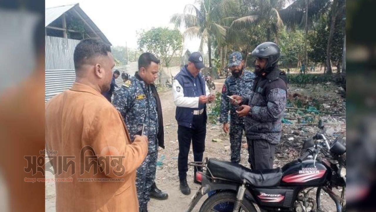 পাথরঘাটায় নৌবাহিনী–পুলিশের যৌথ চেকপোস্ট