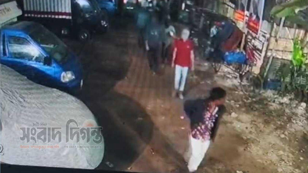 ফতুল্লায় স্বেচ্ছাসেবক দল নেতার কার্যালয়ে হামলা ও গুলিবর্ষণ