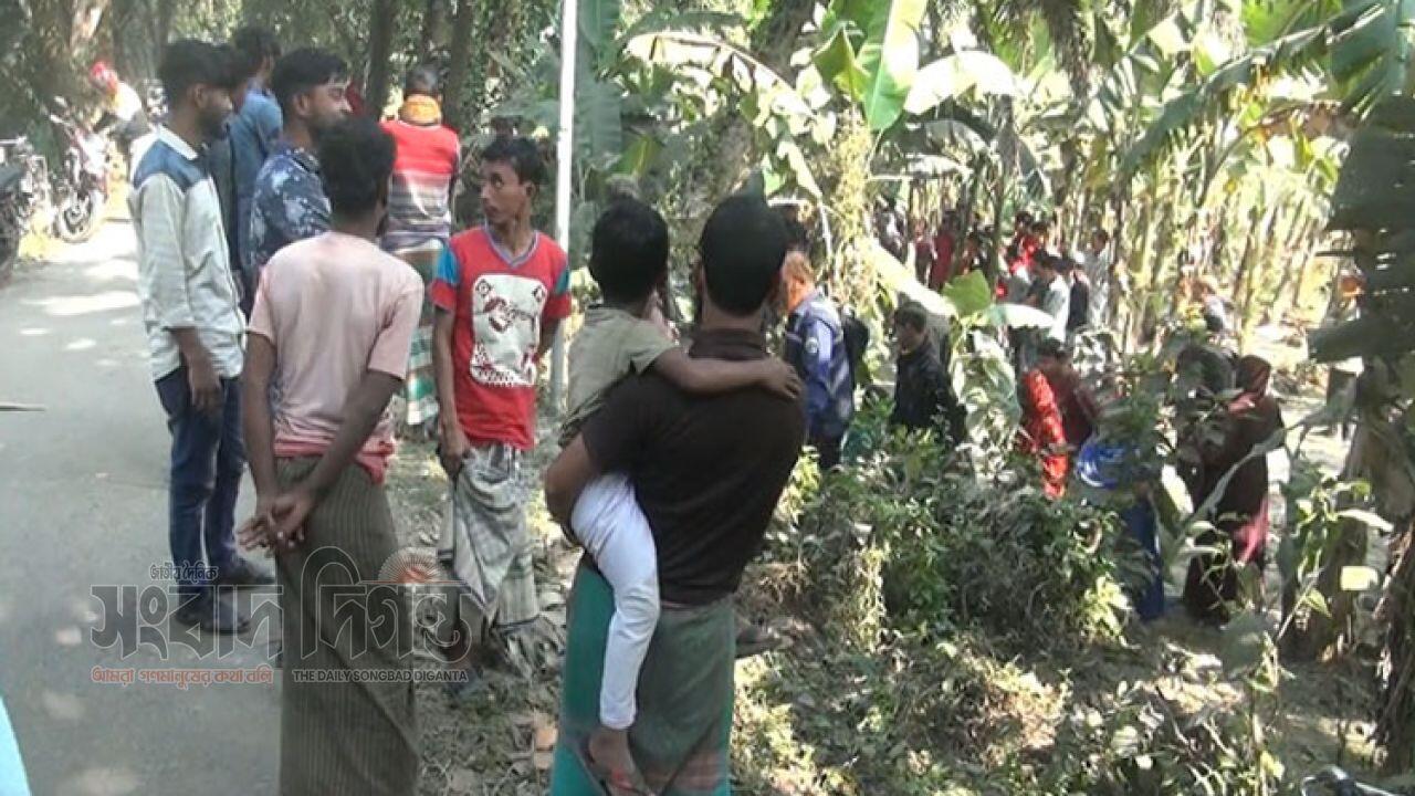 ইজিবাইক চালককে প্রকাশ্য গলাকেটে হত্যা