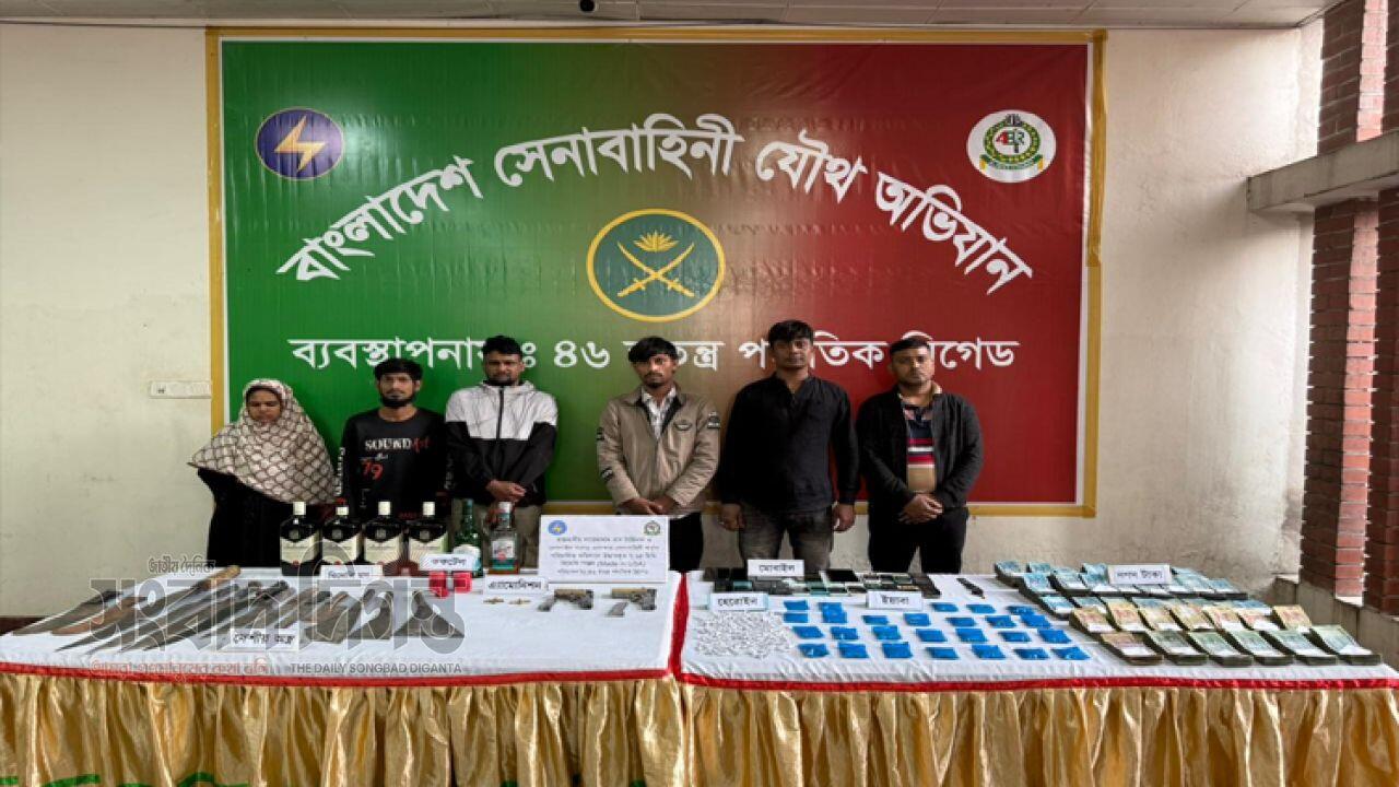 সায়েদাবাদে সেনাবাহিনীর অভিযানে অস্ত্র–মাদক উদ্ধার, ৬ জন আটক