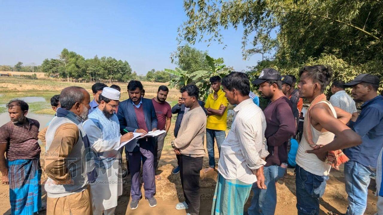 কুলাউড়ায় রাজাপুর সেতুর পাশ থেকে অবৈধভাবে বালু উত্তোলন, দুই লাখ টাকা জরিমানা