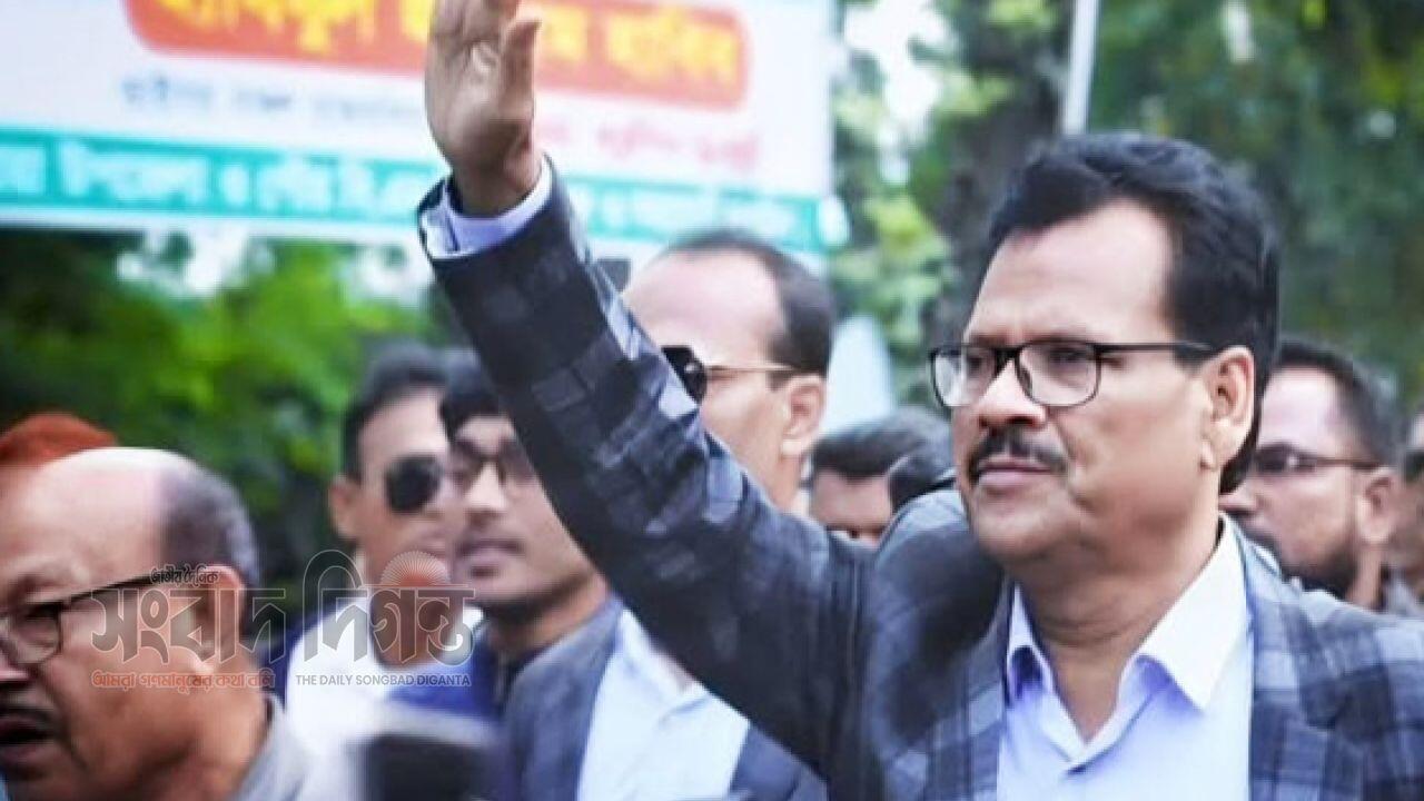 সাতক্ষীরায় নির্বাচনী মঞ্চে জ্ঞান হারালেন হাবিবুল ইসলাম