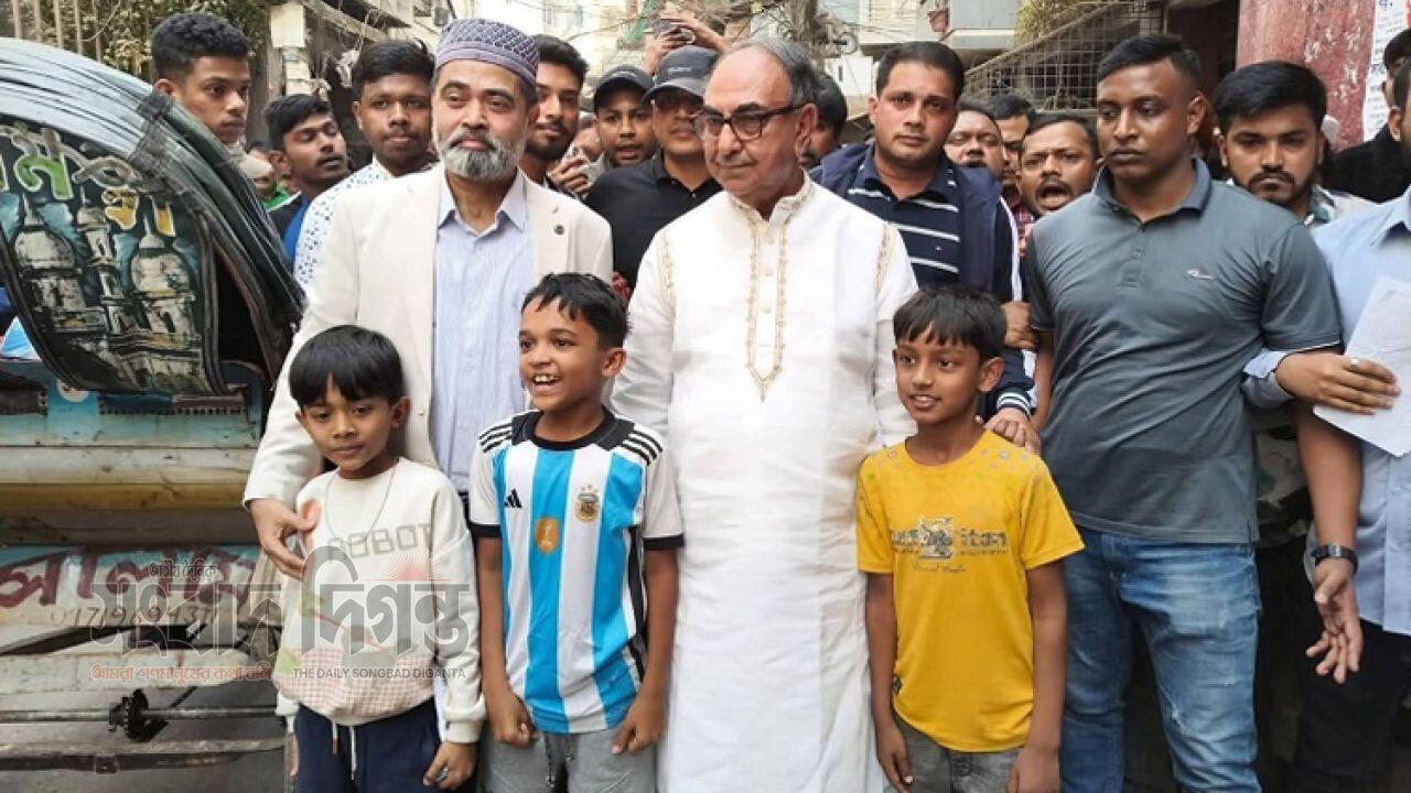 সমাজের প্রতিবন্ধী মানুষদের পাশে থাকতে চান আব্বাস