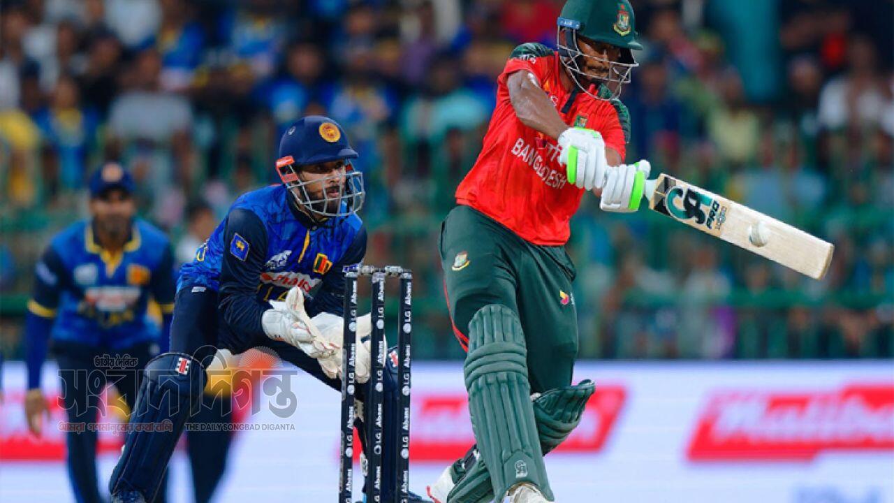 টি-টোয়েন্টিতে নতুন ছক্কার বিশ্বরেকর্ড গড়ল ক্রিকেটার 
