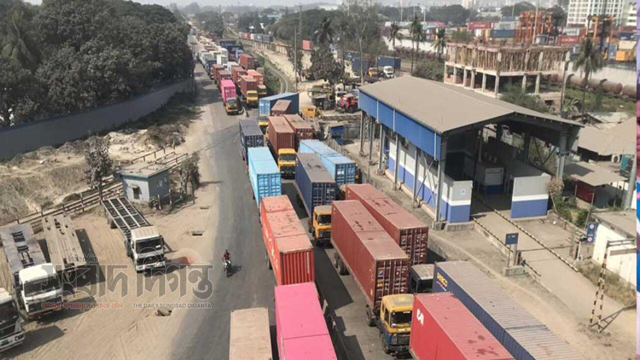 চট্টগ্রাম বন্দরে কর্মবিরতি, কার্যক্রমে অচলাবস্থা 