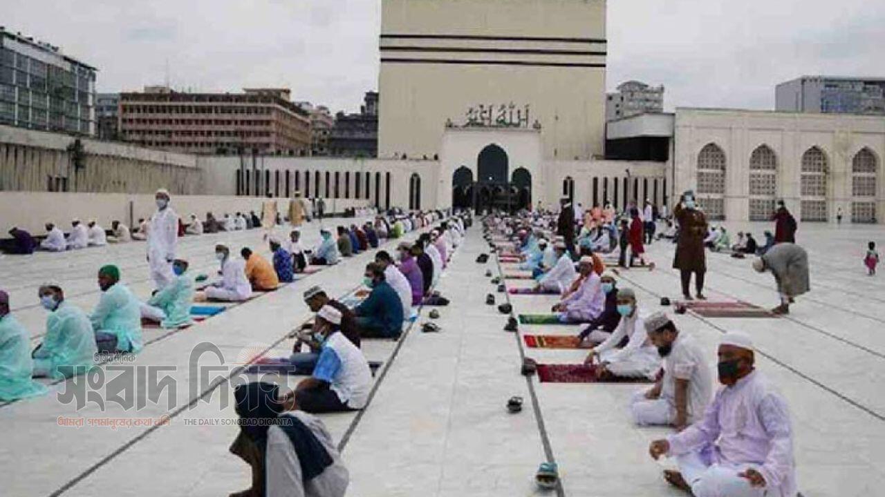 বায়তুল মোকাররমে শবে বরাতের বিশেষ প্রার্থনা ও আয়োজন