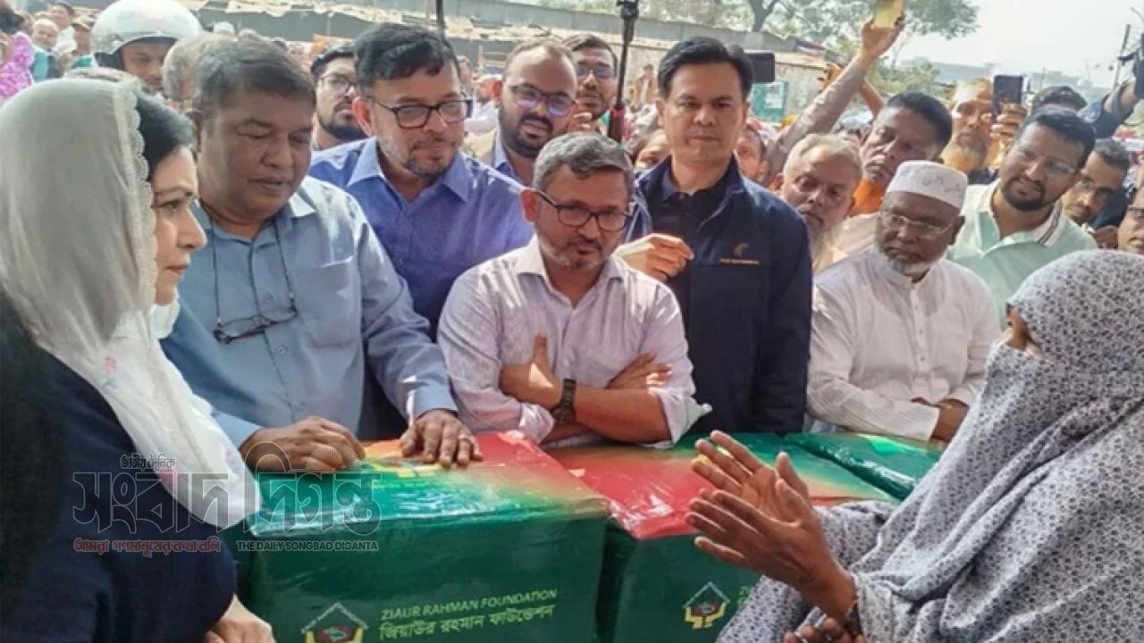ভাষানটেকে অগ্নিকাণ্ড ক্ষতিগ্রস্তদের সহায়তায় জুবাইদা রহমান
