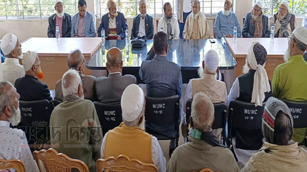 মহেশপুরে বীর মুক্তিযোদ্ধাদের সাথে ধানের র্শীষের প্রার্থী রনির মতবিনিময়