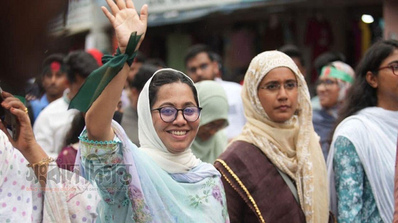 হাসিনার রাজনৈতিক পতনের কারণ রাজাকার কথাবার্তা : মিতু