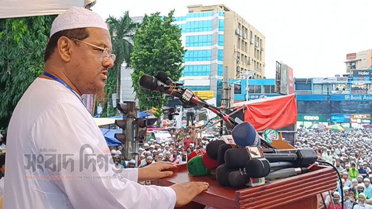 জাতির উদ্দেশে আজ সন্ধ্যায় বিশেষ ভাষণ চরমোনাই পীরের