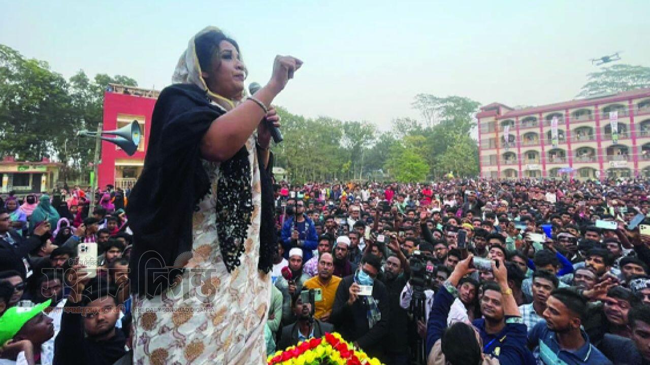 ফরিদপুর-২: ধানের শীষে ভোট চাইলেন বিএনপি প্রার্থী শামা ওবায়েদ ইসলাম